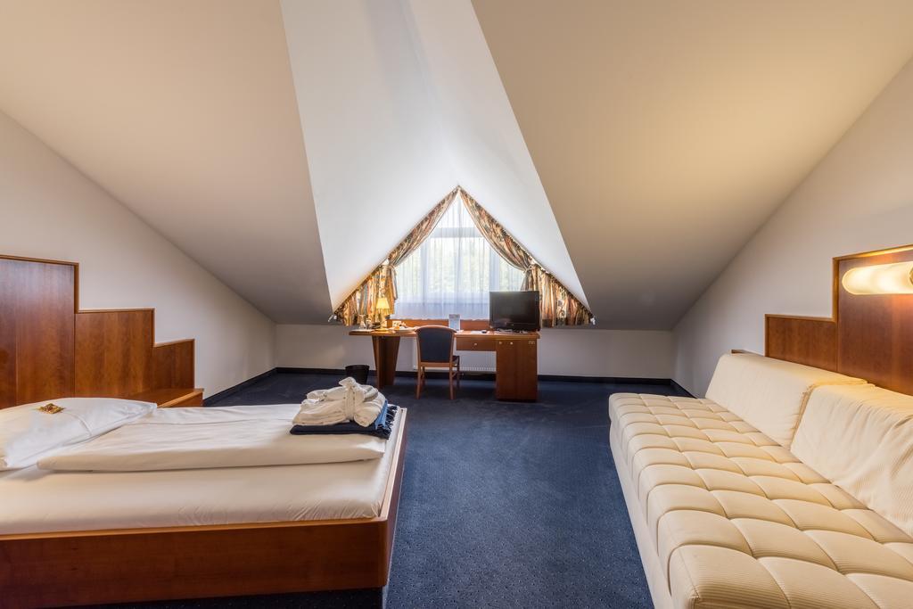גראץ Hotel Paradies מראה חיצוני תמונה