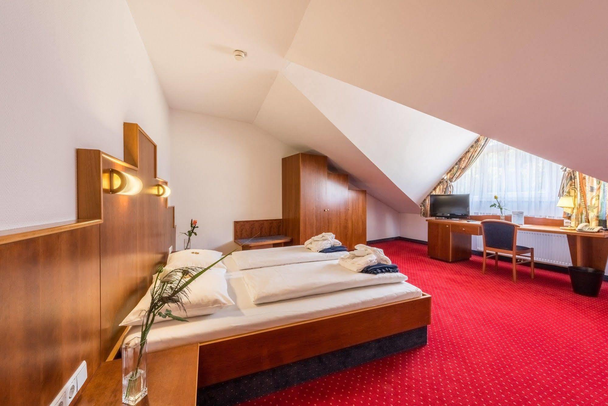 גראץ Hotel Paradies מראה חיצוני תמונה